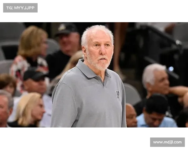 波波维奇执教风格与NBA历史影响力探析:传奇教练的智慧与坚持 波波维奇执教风格与NBA历史影响力探析:传奇教练的智慧与坚持